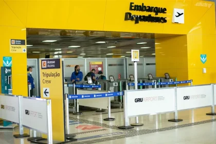 Segurança sanitária em aeroportos ganha novas regras da Anvisa. Entenda mudanças sobre pragas, água, limpeza, resíduos e gestão de riscos no Brasil